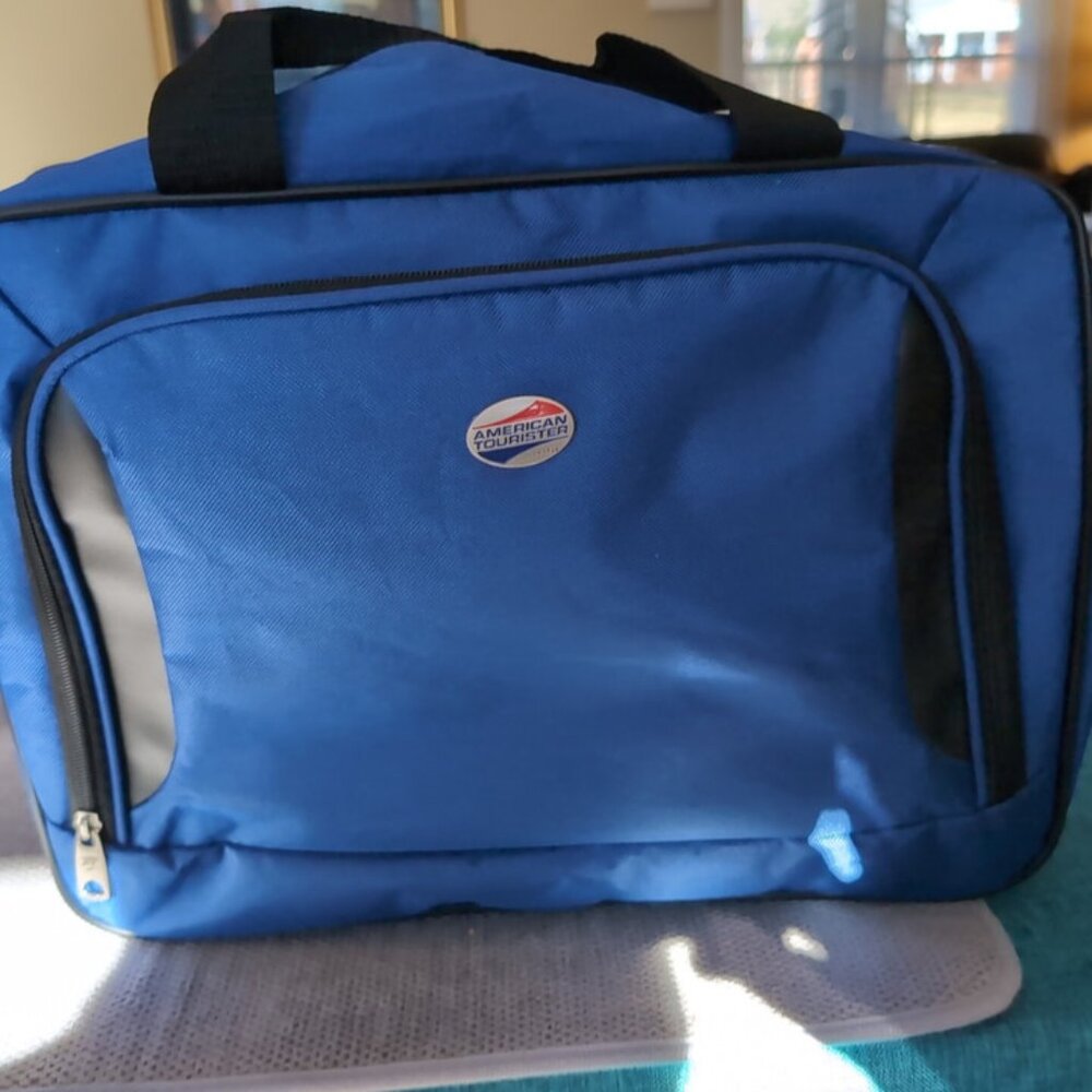 American Tourister Carry On Canvas Bag(D3)